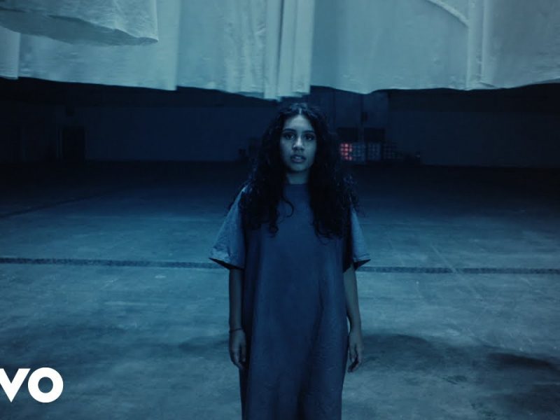 Alessia Cara – Growing Pains