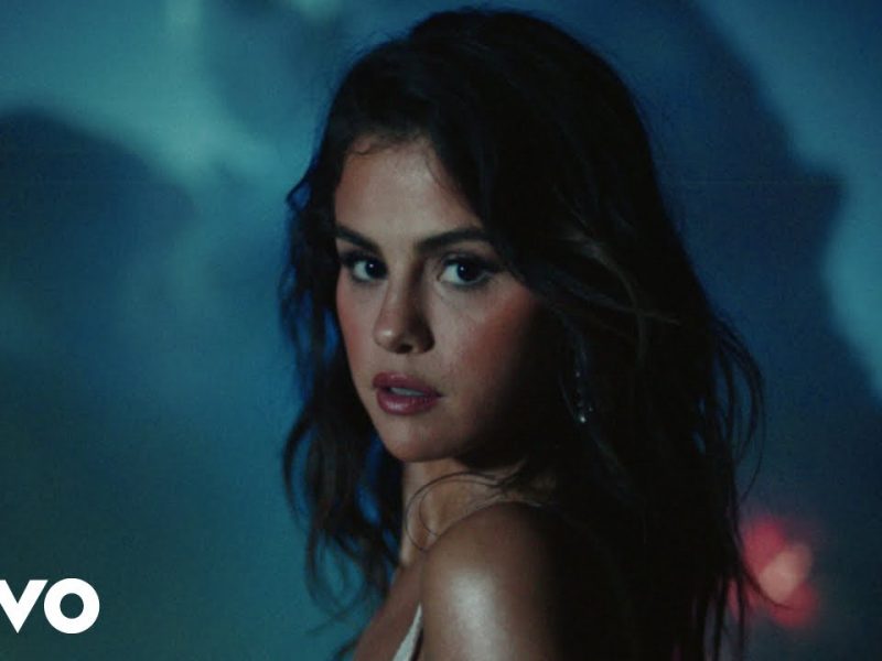 Selena Gomez, Rauw Alejandro – Baila Conmigo